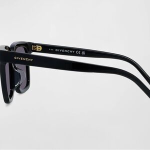 Givenchy Eye wear - Very black and polarized sunglasses